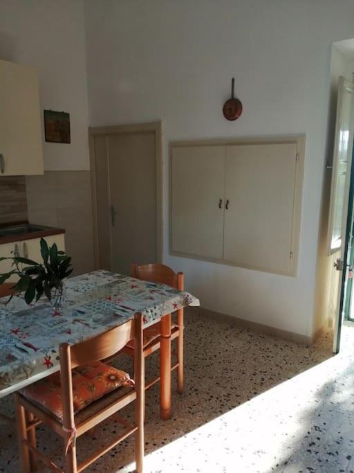 Villetta Tra Ulivi E Mare Torre Suda Exterior photo
