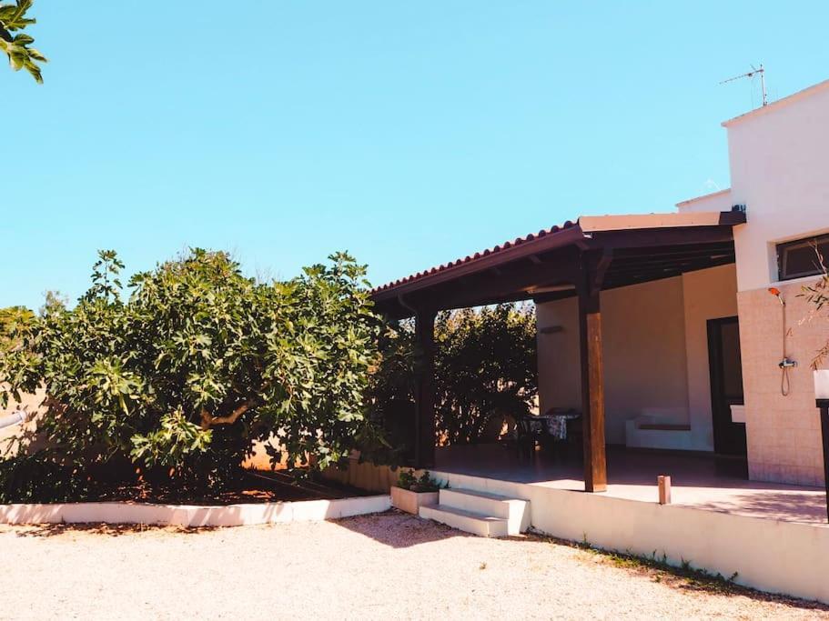 Villetta Tra Ulivi E Mare Torre Suda Exterior photo