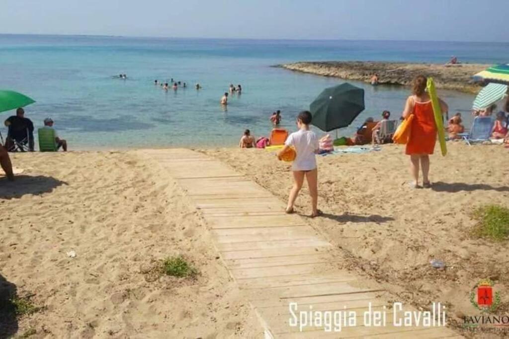 Villetta Tra Ulivi E Mare Torre Suda Exterior photo